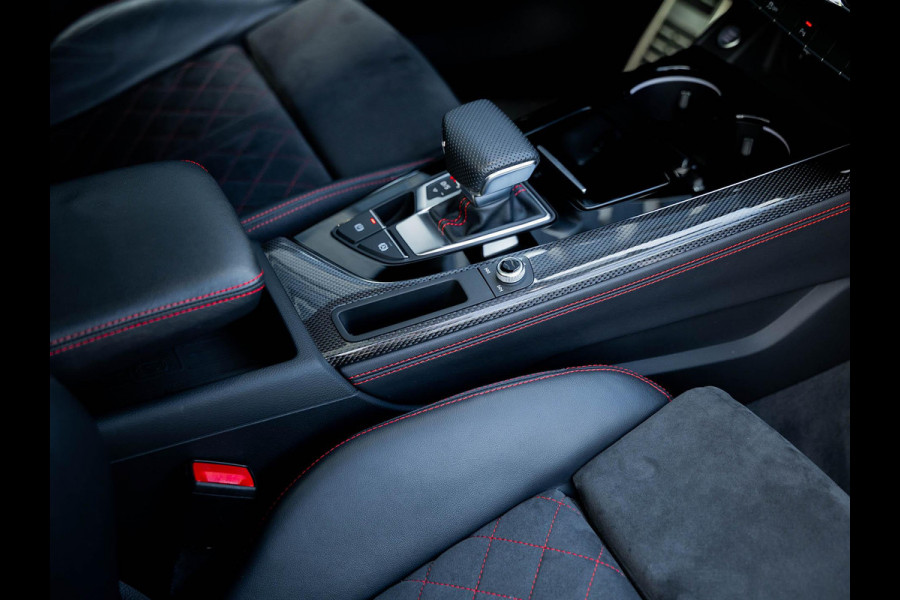 Audi A4 Avant 45 TFSI quattro edition one | B&O 3D Sound | Panorama dak | Matrix led | S Sports Seats | Head-up | Carbon inleg