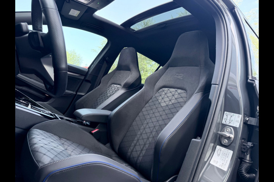 Volkswagen Golf 1.5 eTSI R-Line Edition Pano/H&K/360/HuD
