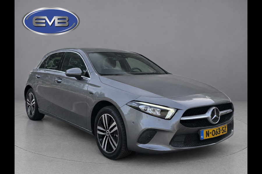 Mercedes-Benz A-Klasse 250 e Business Solution Luxury Limited, lederen sportint. Sfeerverlichting, camera, 1 e eigenaar, NL auto