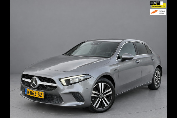 Mercedes-Benz A-Klasse 250 e Business Solution Luxury Limited, lederen sportint. Sfeerverlichting, camera, 1 e eigenaar, NL auto