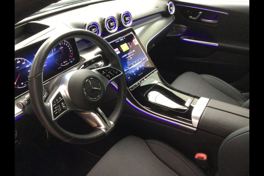Mercedes-Benz C-Klasse 300e AVANTGARDE ** LED, MEMORY, TREKH, ACC, HuD, WINTERPACK, 18-inch LMV, KEYLESS ** Ex MB-AG - UNFALLFREI ** ** INFORMEER OOK NAAR ONZE AANTREKKELIJKE FINANCIAL-LEASE TARIEVEN **