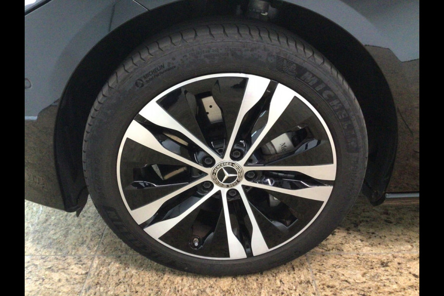 Mercedes-Benz C-Klasse 300e AVANTGARDE ** LED, MEMORY, TREKH, ACC, HuD, WINTERPACK, 18-inch LMV, KEYLESS ** Ex MB-AG - UNFALLFREI ** ** INFORMEER OOK NAAR ONZE AANTREKKELIJKE FINANCIAL-LEASE TARIEVEN **