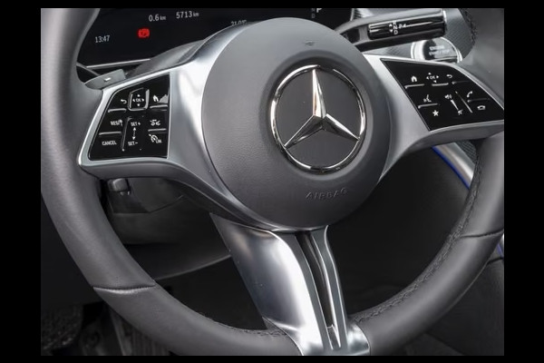 Mercedes-Benz C-Klasse 300e AVANTGARDE ** LED, MEMORY, TREKH, ACC, HuD, WINTERPACK, 18-inch LMV, KEYLESS ** Ex MB-AG - UNFALLFREI ** ** INFORMEER OOK NAAR ONZE AANTREKKELIJKE FINANCIAL-LEASE TARIEVEN **