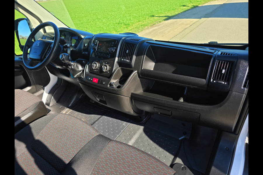 Peugeot Boxer 435 2.2 BlueHDi L4H3 - 165 Pk - Euro 6 - ParkeerCamera - Airco - Cruise Control
