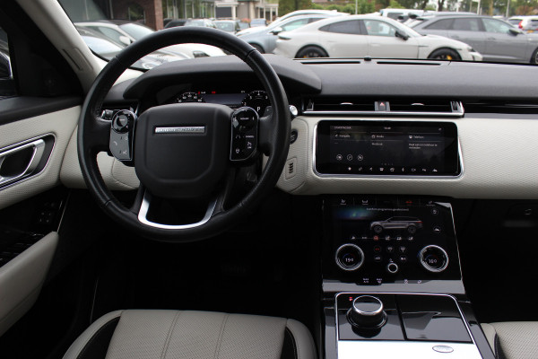 Land Rover Range Rover Velar 2.0 I4 Turbo AWD HSE / Trekhaak / Panoramadak / Camera / Keyless / Leder / 20'' / CarPlay / Matrix LED / Stoelverwarming / DAB / Dodehoek / Cruise Control