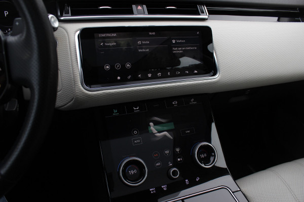 Land Rover Range Rover Velar 2.0 I4 Turbo AWD HSE / Trekhaak / Panoramadak / Camera / Keyless / Leder / 20'' / CarPlay / Matrix LED / Stoelverwarming / DAB / Dodehoek / Cruise Control