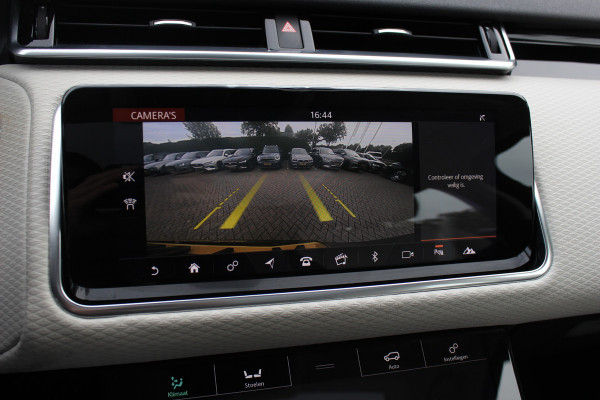 Land Rover Range Rover Velar 2.0 I4 Turbo AWD HSE / Trekhaak / Panoramadak / Camera / Keyless / Leder / 20'' / CarPlay / Matrix LED / Stoelverwarming / DAB / Dodehoek / Cruise Control