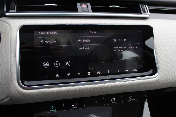 Land Rover Range Rover Velar 2.0 I4 Turbo AWD HSE / Trekhaak / Panoramadak / Camera / Keyless / Leder / 20'' / CarPlay / Matrix LED / Stoelverwarming / DAB / Dodehoek / Cruise Control