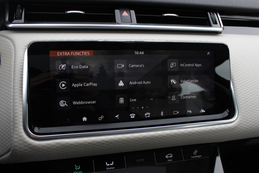 Land Rover Range Rover Velar 2.0 I4 Turbo AWD HSE / Trekhaak / Panoramadak / Camera / Keyless / Leder / 20'' / CarPlay / Matrix LED / Stoelverwarming / DAB / Dodehoek / Cruise Control