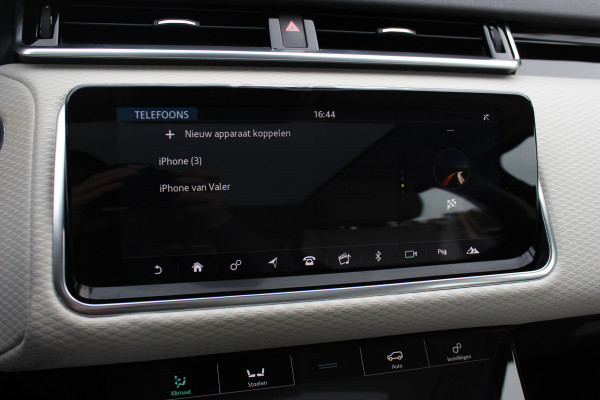 Land Rover Range Rover Velar 2.0 I4 Turbo AWD HSE / Trekhaak / Panoramadak / Camera / Keyless / Leder / 20'' / CarPlay / Matrix LED / Stoelverwarming / DAB / Dodehoek / Cruise Control