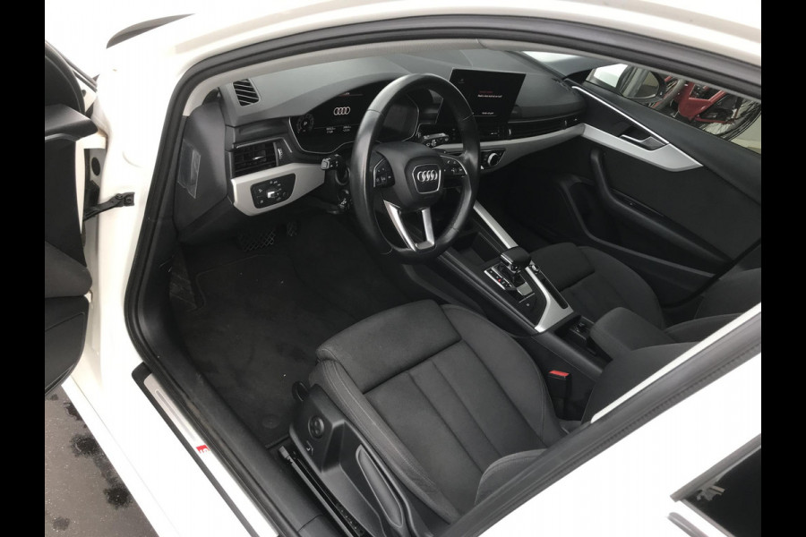 Audi A4 Avant 40 TFSI S edition Competition Navi Camera Stoelv.
