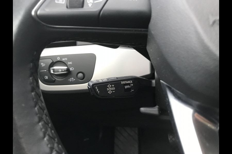 Audi A4 Avant 40 TFSI S edition Competition Navi Camera Stoelv.