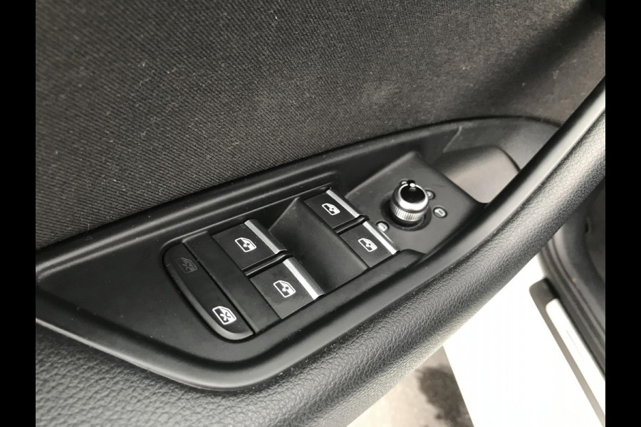 Audi A4 Avant 40 TFSI S edition Competition Navi Camera Stoelv.