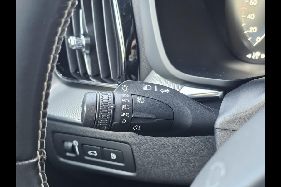 Volvo XC60 2.0 Recharge T8 AWD Inscription Leder | Blind spot | Adaptive cruise | 360 Camera | Wegklapbare trekhaak | Zéér compleet en netjes!