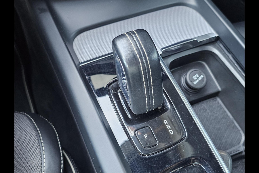 Volvo XC60 2.0 Recharge T8 AWD Inscription Leder | Blind spot | Adaptive cruise | 360 Camera | Wegklapbare trekhaak | Zéér compleet en netjes!