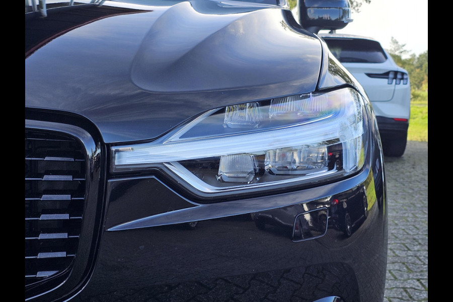 Volvo XC60 2.0 Recharge T8 AWD Inscription Leder | Blind spot | Adaptive cruise | 360 Camera | Wegklapbare trekhaak | Zéér compleet en netjes!