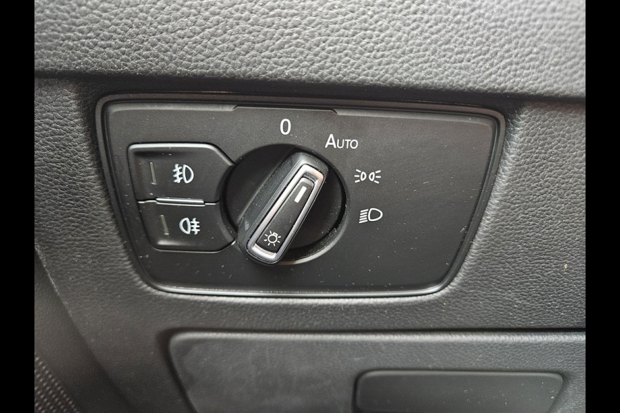 Volkswagen Passat Variant 1.5 TSI Highline Business R Trekhaak! Automaat! Camera! Carplay! Mooie/Nette Auto!