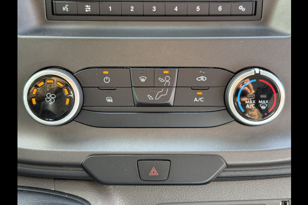 Ford Transit 2.0 TDCI 165PK L2H2 Airco Cruise Control Bluetooth Parkeersensoren voor achter
