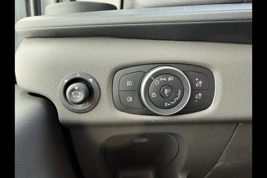 Ford Transit 2.0 TDCI 165PK L2H2 Airco Cruise Control Bluetooth Parkeersensoren voor achter