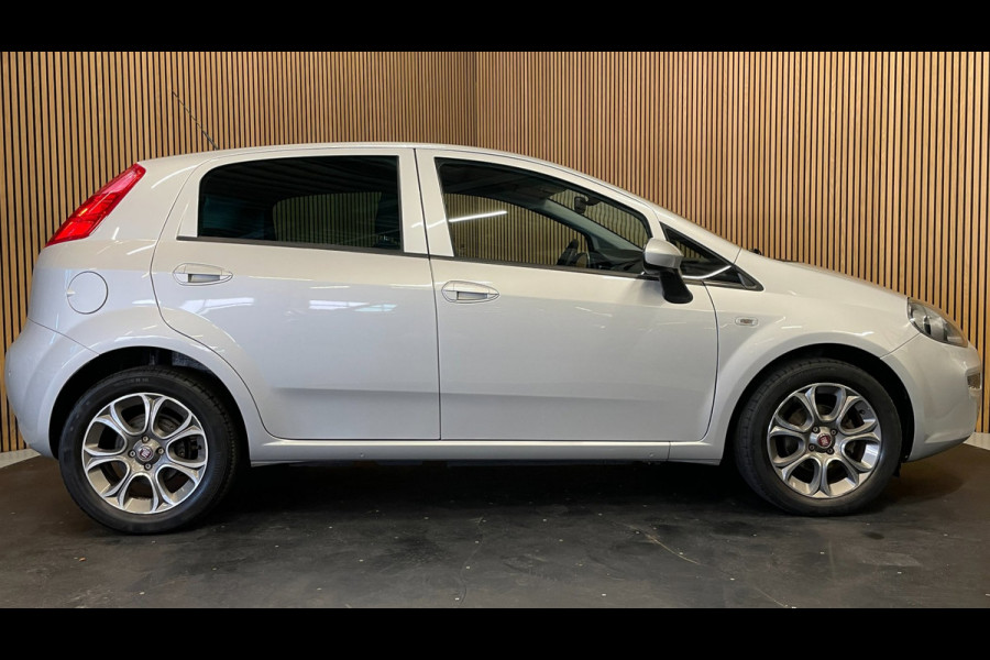 Fiat Punto Evo 0.9 TwinAir Sempre|UNIEK, KMS NAP|NAVIGATIE|CRUISE CONTROL|CLIMATE CONTROL|PDC-A|NL-AUTO|NETTE AUTO|2E EIGENAAR|