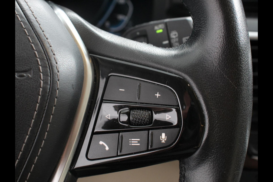 BMW 5 Serie Touring 530e High Executive Automaat SoH 88% Trekhaak Leder Navigatie Camera Adaptive Cruise Control Apple Carplay Android Auto Elektrisch Verstelbare Stoelen Stoelverwarming Climate Control Lichtmetalen velgen