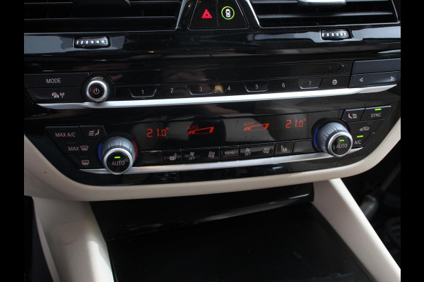 BMW 5 Serie Touring 530e High Executive Automaat SoH 88% Trekhaak Leder Navigatie Camera Adaptive Cruise Control Apple Carplay Android Auto Elektrisch Verstelbare Stoelen Stoelverwarming Climate Control Lichtmetalen velgen