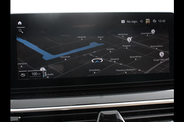 BMW 5 Serie Touring 530e High Executive Automaat SoH 88% Trekhaak Leder Navigatie Camera Adaptive Cruise Control Apple Carplay Android Auto Elektrisch Verstelbare Stoelen Stoelverwarming Climate Control Lichtmetalen velgen