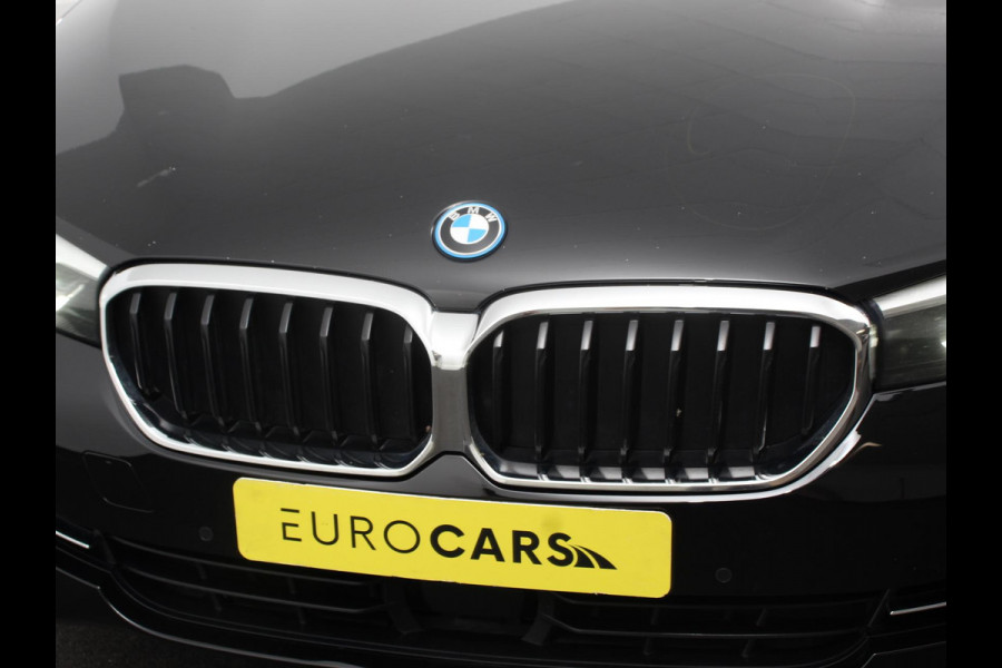 BMW 5 Serie Touring 530e High Executive Automaat SoH 88% Trekhaak Leder Navigatie Camera Adaptive Cruise Control Apple Carplay Android Auto Elektrisch Verstelbare Stoelen Stoelverwarming Climate Control Lichtmetalen velgen