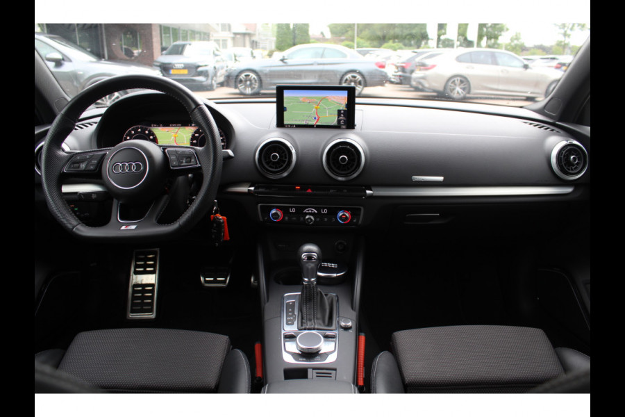 Audi A3 Limousine 1.5 TFSI CoD Sport S Line Edition / Virtual Cockpit / Navigatie / Parkeerhulp V+A / 19'' / Zwart optiek / Cruise Control / Stoelverwarming