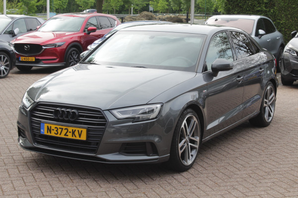 Audi A3 Limousine 1.5 TFSI CoD Sport S Line Edition / Virtual Cockpit / Navigatie / Parkeerhulp V+A / 19'' / Zwart optiek / Cruise Control / Stoelverwarming