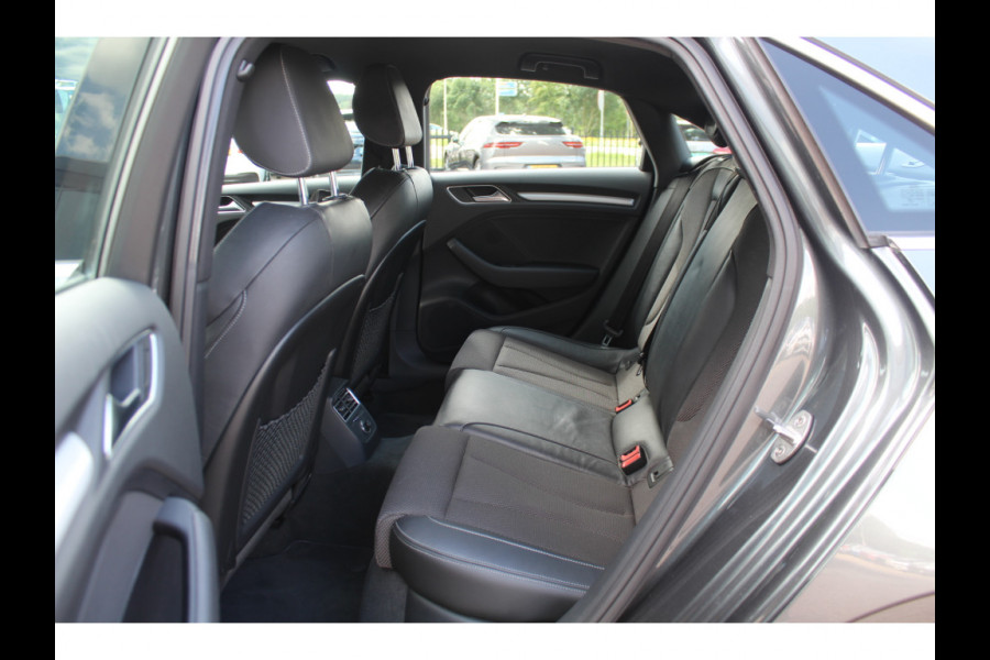 Audi A3 Limousine 1.5 TFSI CoD Sport S Line Edition / Virtual Cockpit / Navigatie / Parkeerhulp V+A / 19'' / Zwart optiek / Cruise Control / Stoelverwarming