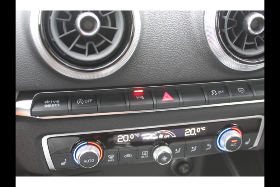 Audi A3 Limousine 1.5 TFSI CoD Sport S Line Edition / Virtual Cockpit / Navigatie / Parkeerhulp V+A / 19'' / Zwart optiek / Cruise Control / Stoelverwarming