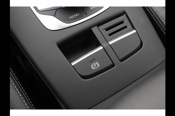 Audi A3 Limousine 1.5 TFSI CoD Sport S Line Edition / Virtual Cockpit / Navigatie / Parkeerhulp V+A / 19'' / Zwart optiek / Cruise Control / Stoelverwarming