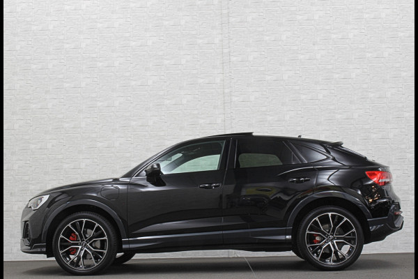 Audi Q3 Sportback 45 TFSI e S-Line | Panorama | ACC | Trekhaak | Carplay | Camera | Black-Optic | Sportstoelen | Stoelverwarming | Navi | MMi+ | Zwarte Hemel | Virtual-Cockpit | Lane Assist | Dodehoek | Getint Glas | Climate Control | Standkachel |