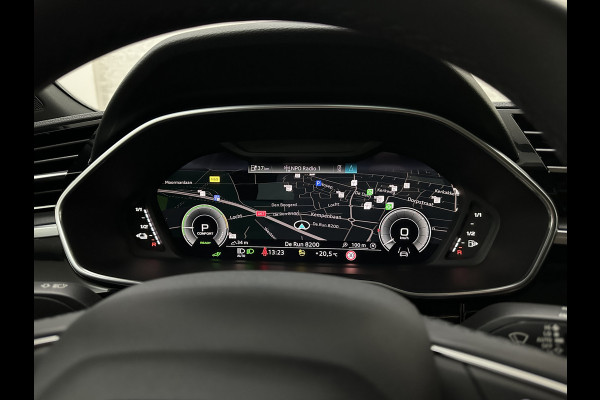 Audi Q3 Sportback 45 TFSI e S-Line | Panorama | ACC | Trekhaak | Carplay | Camera | Black-Optic | Sportstoelen | Stoelverwarming | Navi | MMi+ | Zwarte Hemel | Virtual-Cockpit | Lane Assist | Dodehoek | Getint Glas | Climate Control | Standkachel |