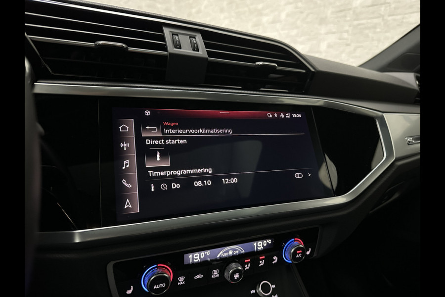 Audi Q3 Sportback 45 TFSI e S-Line | Panorama | ACC | Trekhaak | Carplay | Camera | Black-Optic | Sportstoelen | Stoelverwarming | Navi | MMi+ | Zwarte Hemel | Virtual-Cockpit | Lane Assist | Dodehoek | Getint Glas | Climate Control | Standkachel |