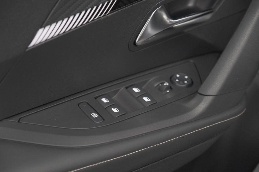 Peugeot 2008 PureTech 130 EAT8 Allure | 360 Camera | Adaptieve Cruise Control | Dodehoekdetectie
