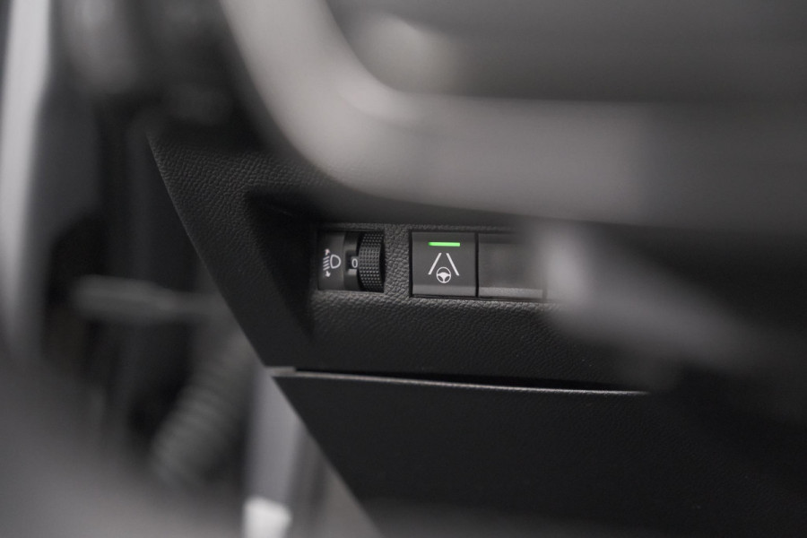 Peugeot 2008 PureTech 130 EAT8 Allure | 360 Camera | Adaptieve Cruise Control | Dodehoekdetectie