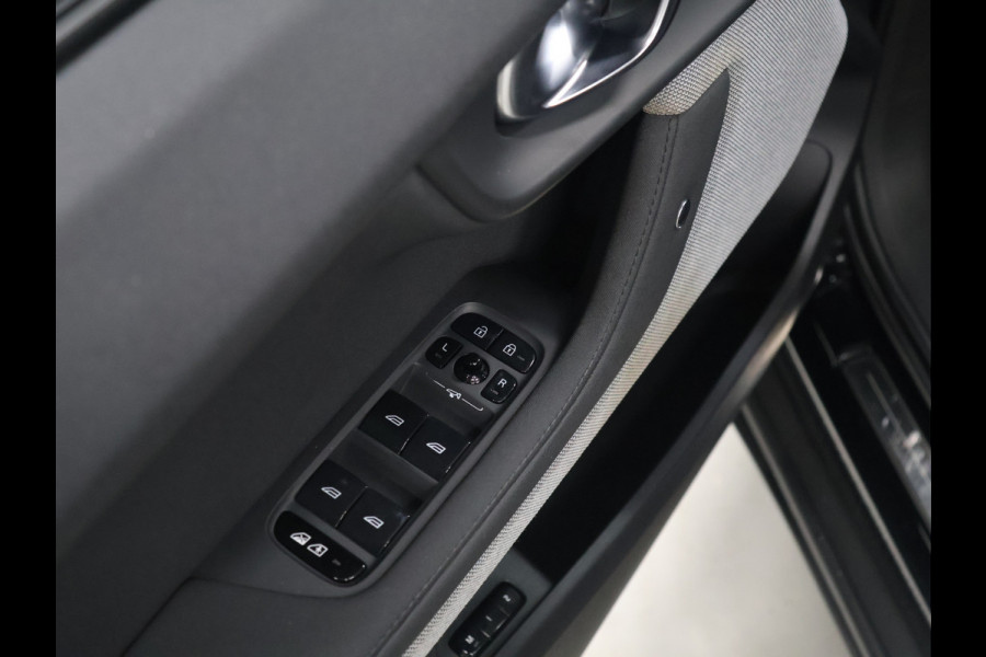 Polestar 2 Standard Range Single Motor 63kWh [APPLE CARPLAY, ANDROID, CRUISE CONTROL, DIGITAL DASH, MEMORY SEATS, STOELVERWARMING, CAMERA, PDC V+A, ELEKTRISCHE ACHTERKLEP, CLIMATE CONTROL, BLUETOOTH, NIEUWSTAAT]