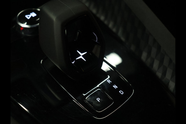 Polestar 2 Standard Range Single Motor 63kWh [APPLE CARPLAY, ANDROID, CRUISE CONTROL, DIGITAL DASH, MEMORY SEATS, STOELVERWARMING, CAMERA, PDC V+A, ELEKTRISCHE ACHTERKLEP, CLIMATE CONTROL, BLUETOOTH, NIEUWSTAAT]