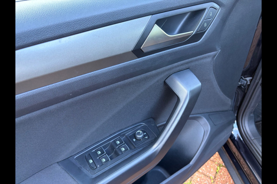 Volkswagen T-Roc 1.0 TSI Style / carplay / trekhaak