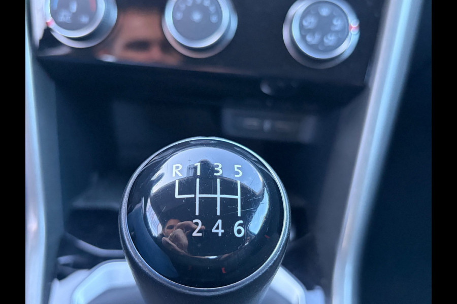 Volkswagen T-Roc 1.0 TSI Style / carplay / trekhaak