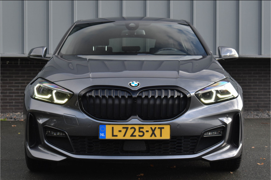 BMW 1-serie 118i Aut. M-Sport | Trekhaak | HiFi | Camera | Virtual | Sfeer | NL Auto |