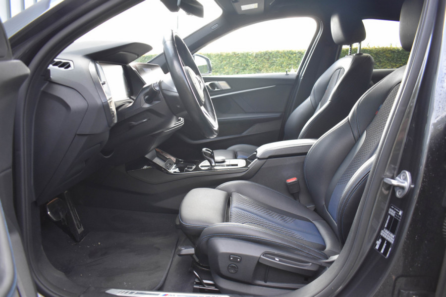 BMW 1-serie 118i Aut. M-Sport | Trekhaak | HiFi | Camera | Virtual | Sfeer | NL Auto |