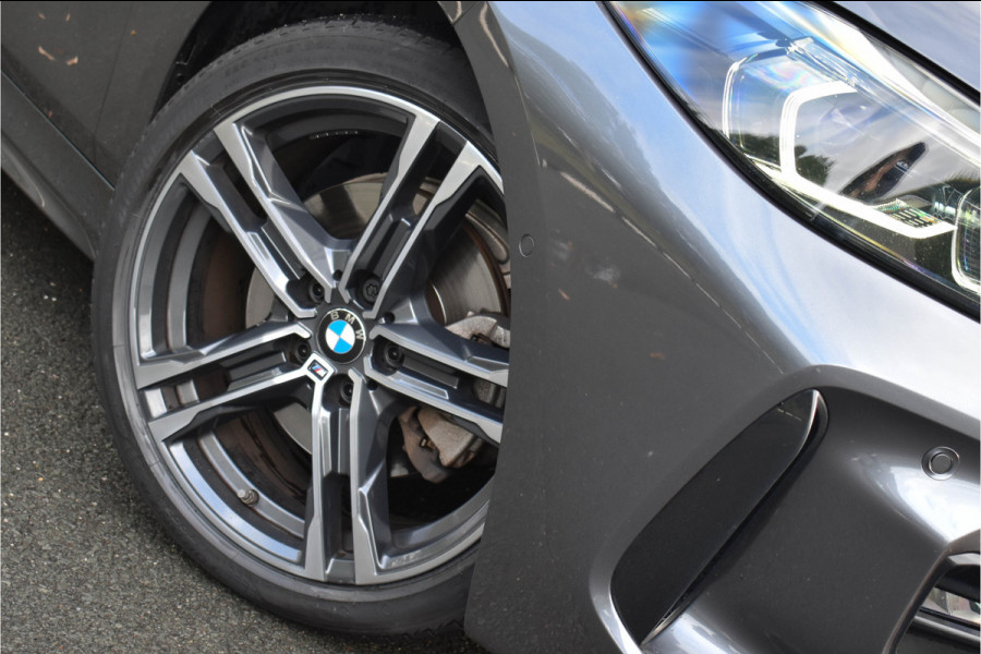 BMW 1-serie 118i Aut. M-Sport | Trekhaak | HiFi | Camera | Virtual | Sfeer | NL Auto |