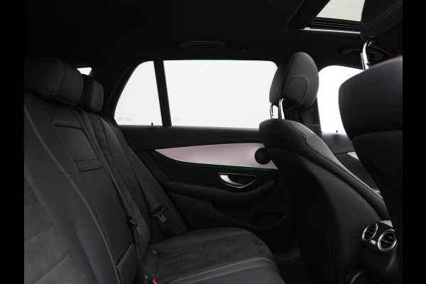 Mercedes-Benz E-Klasse Estate 300 e AMG 320pk PHEV Dealer O.H | SOH 87,7% | Trekhaak af Fabriek | Schuif-/kantel Dak | Widescreen Navi | Multibeam LED | Camera | Alcantara Sportstoelen Verwarmd | Apple Carplay | BLIS | 18"L.M | Plug In Hybrid