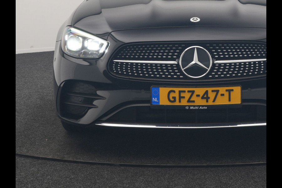 Mercedes-Benz E-Klasse Estate 300 e AMG 320pk PHEV Dealer O.H | SOH 87,7% | Trekhaak af Fabriek | Schuif-/kantel Dak | Widescreen Navi | Multibeam LED | Camera | Alcantara Sportstoelen Verwarmd | Apple Carplay | BLIS | 18"L.M | Plug In Hybrid