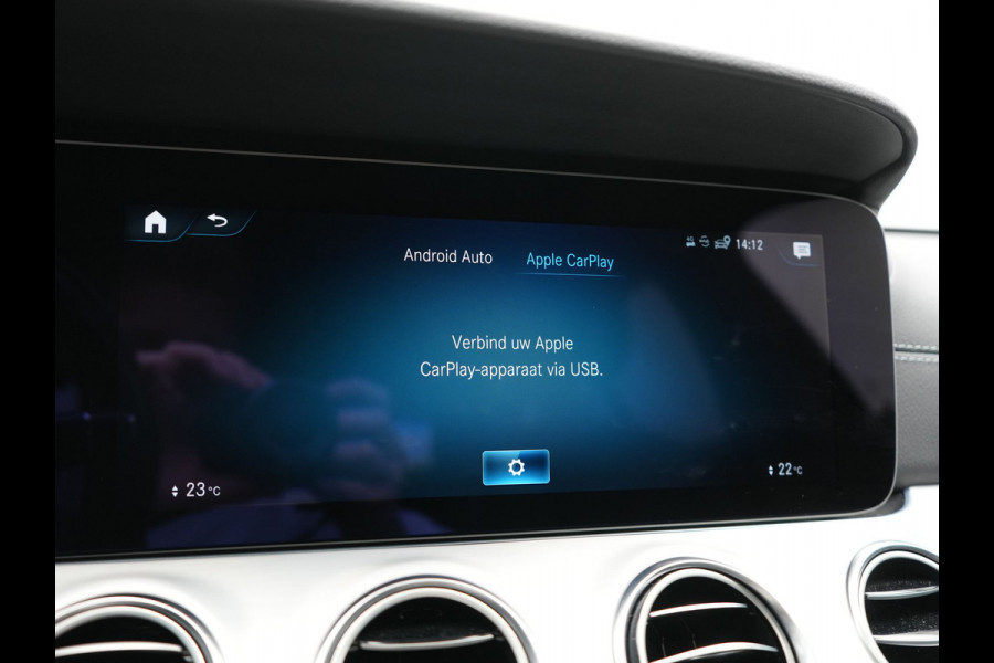 Mercedes-Benz E-Klasse Estate 300 e AMG 320pk PHEV Dealer O.H | SOH 87,7% | Trekhaak af Fabriek | Schuif-/kantel Dak | Widescreen Navi | Multibeam LED | Camera | Alcantara Sportstoelen Verwarmd | Apple Carplay | BLIS | 18"L.M | Plug In Hybrid