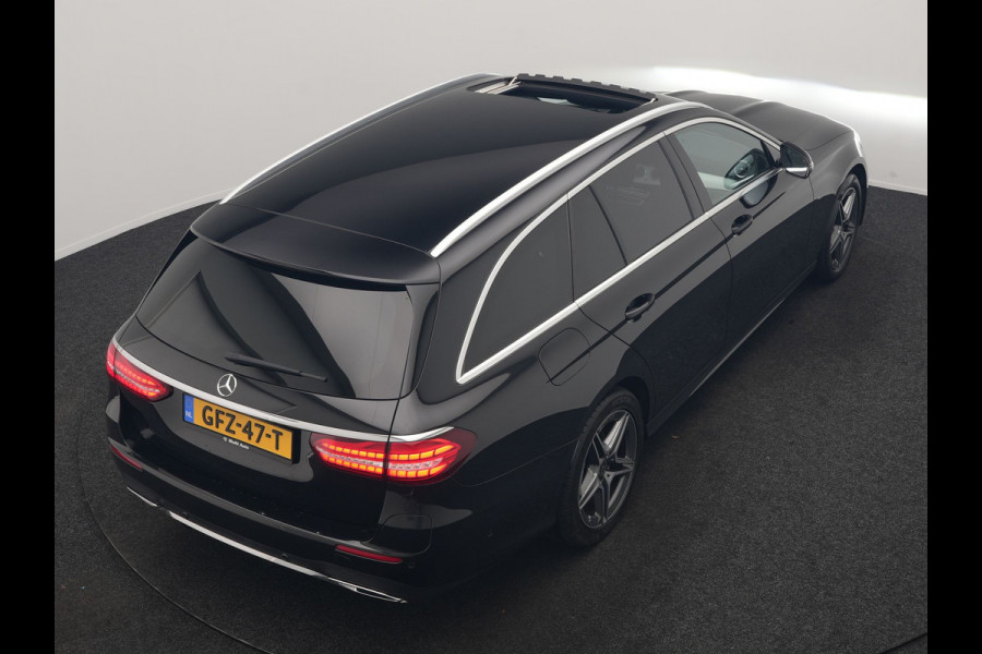 Mercedes-Benz E-Klasse Estate 300 e AMG 320pk PHEV Dealer O.H | SOH 87,7% | Trekhaak af Fabriek | Schuif-/kantel Dak | Widescreen Navi | Multibeam LED | Camera | Alcantara Sportstoelen Verwarmd | Apple Carplay | BLIS | 18"L.M | Plug In Hybrid