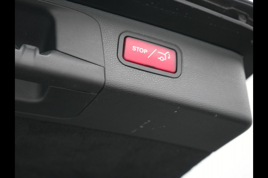 Mercedes-Benz E-Klasse Estate 300 e AMG 320pk PHEV Dealer O.H | SOH 87,7% | Trekhaak af Fabriek | Schuif-/kantel Dak | Widescreen Navi | Multibeam LED | Camera | Alcantara Sportstoelen Verwarmd | Apple Carplay | BLIS | 18"L.M | Plug In Hybrid